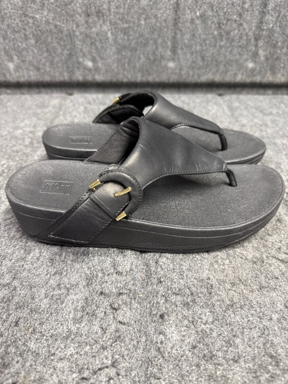 Fitflop Women's Black Leather Thong Sandals with Side Buckle - Picture 6 of 8